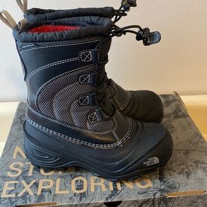 The North Face Weather Boots Size 1 youth